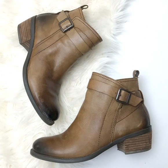 Vince Camuto Shoes - Vince Camuto Oiled leather ankle boots buckle